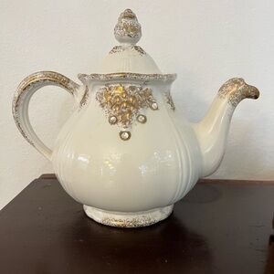 Vintage Hall Teapot- White and Gold